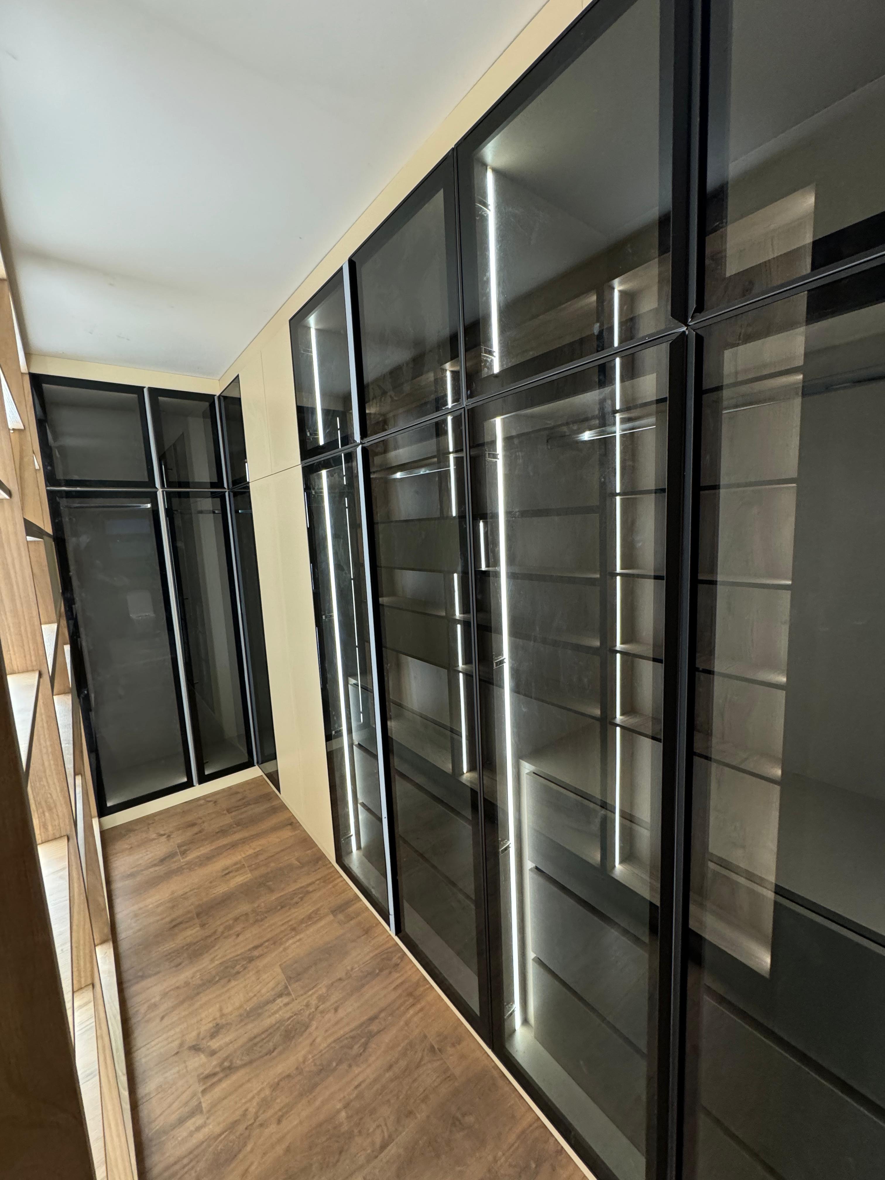 Modern Built-in Wardrobe